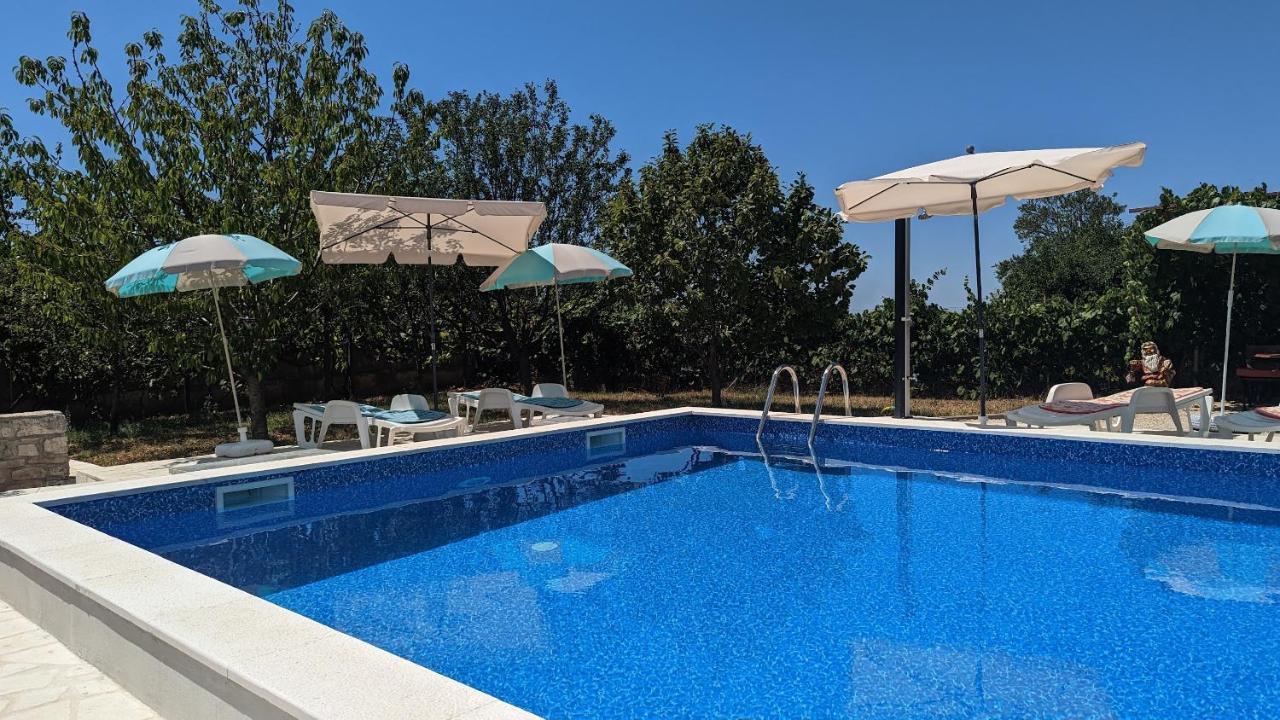 Apartman Aja Kaštelir Exterior foto